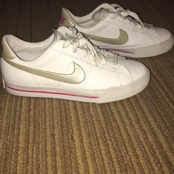 nike shoes with big laces